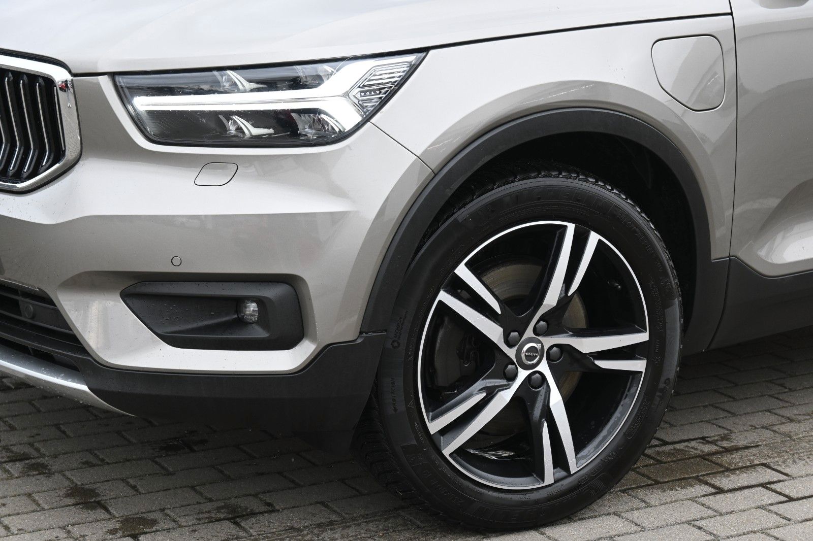 Fahrzeugabbildung Volvo XC40 T4 RC Inscription Expression*RFK*FSHZG*ACC