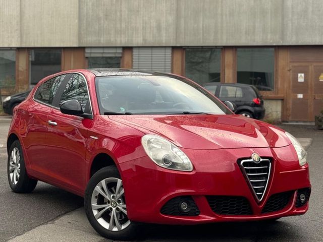 Alfa Romeo Giulietta Turismo 1.4 TB / PANO / 1. HAND