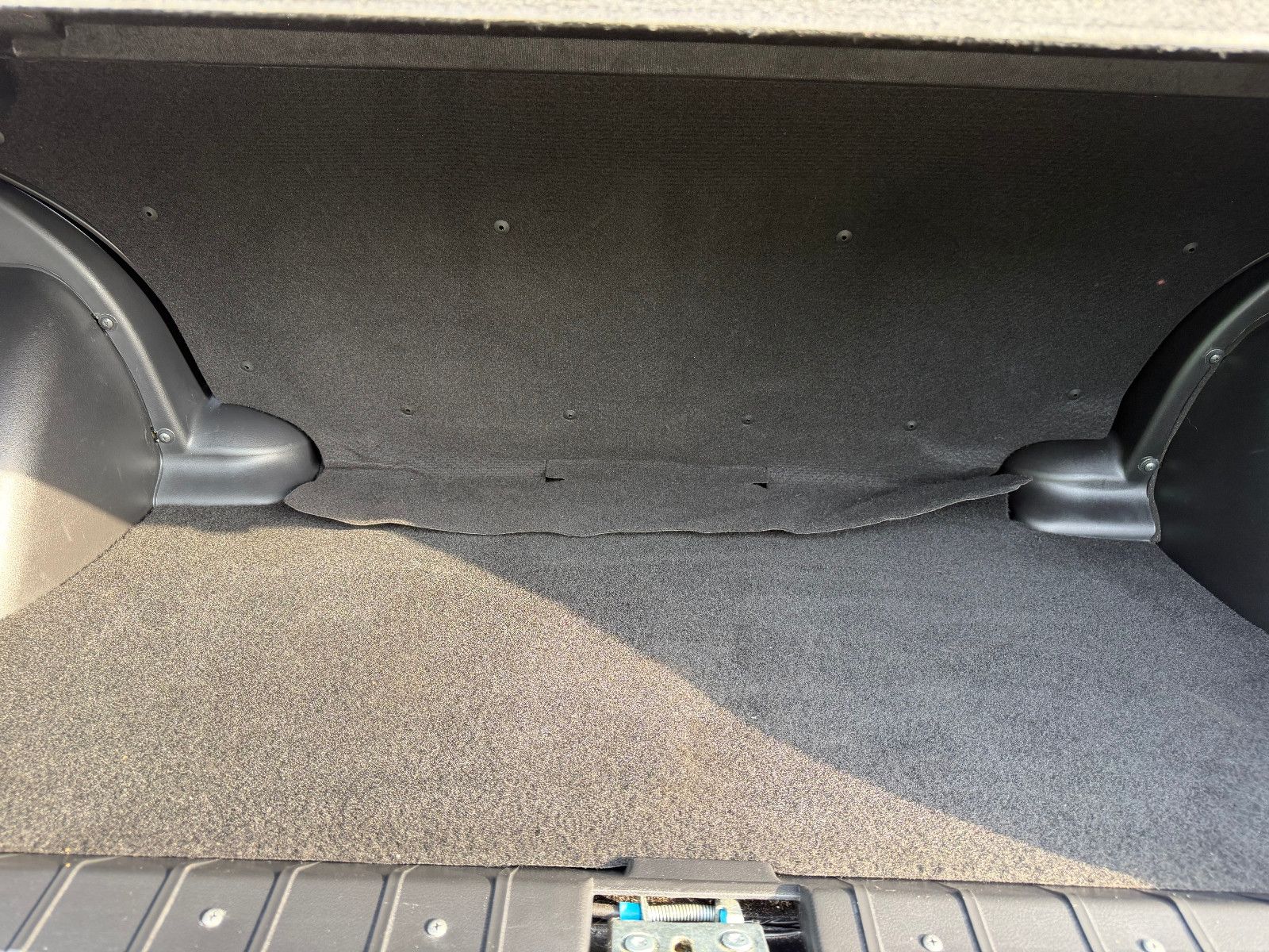 Fahrzeugabbildung Lada TAIGA-NIVA / AHK / ZV /  RADIO / SOFORT