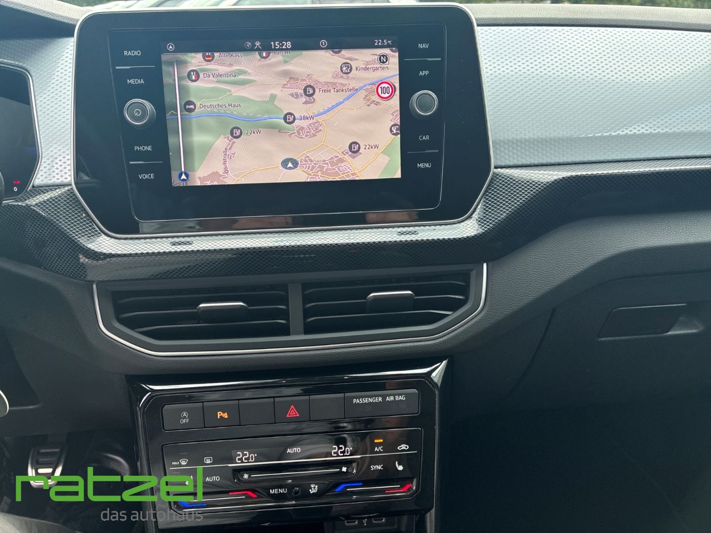 Fahrzeugabbildung Volkswagen T-Cross Goal Life 1.0 l TSI Navi LED ACC BeatsAu