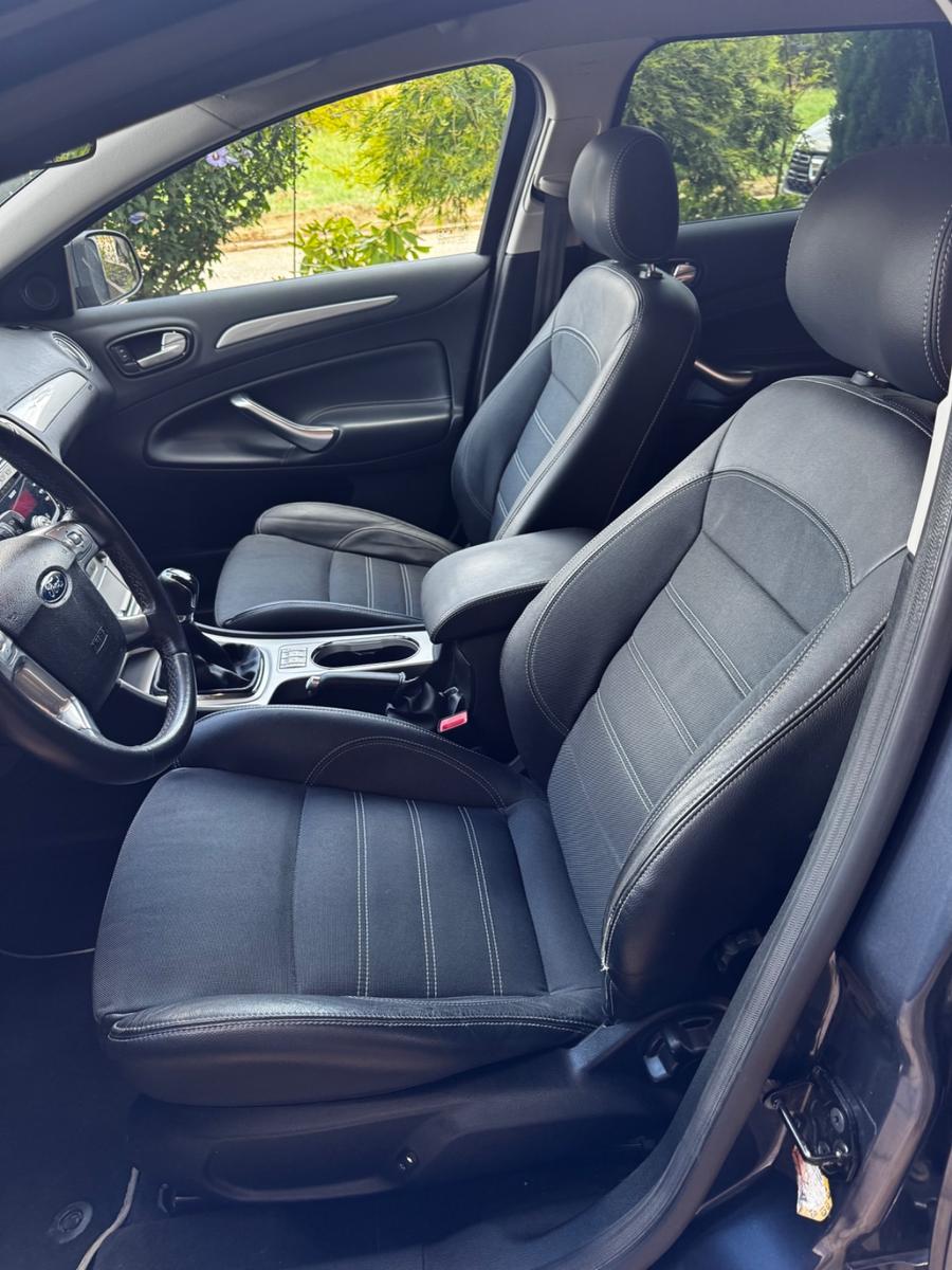 Ford Mondeo 2010 — photo 16