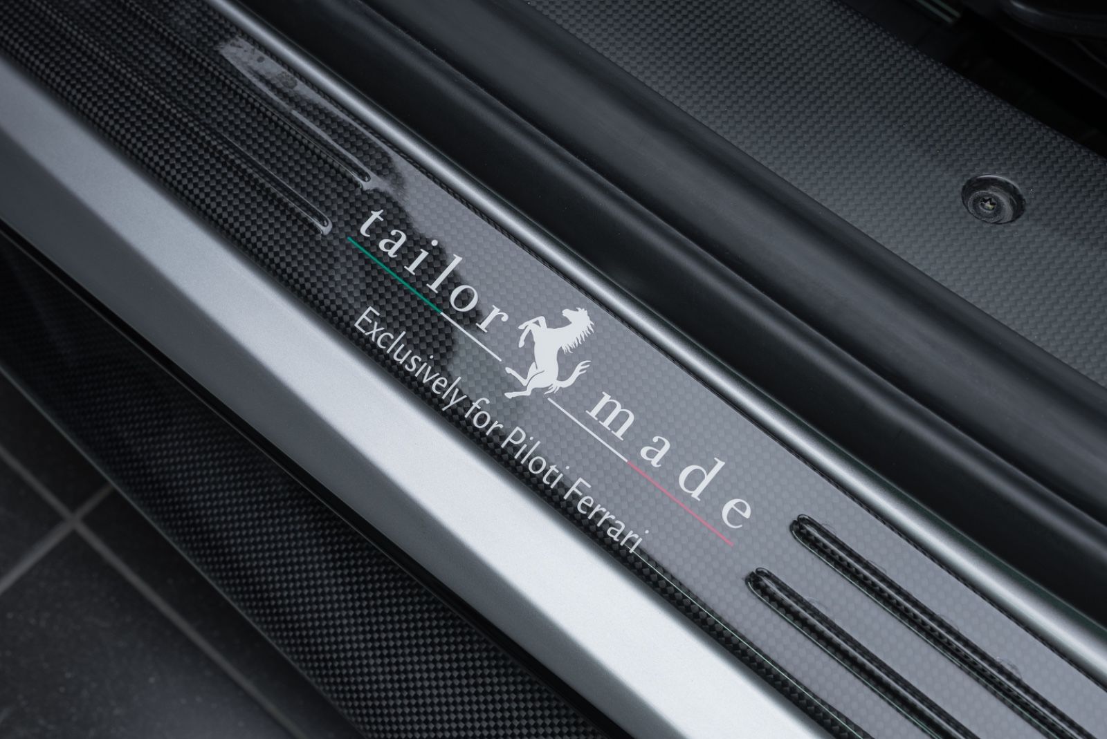 Fahrzeugabbildung Ferrari 488 Pista Piloti TOP/1. HD/LIMITED/CARBON/NEW