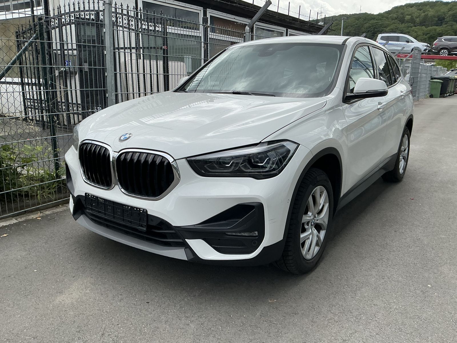 BMW X1 18d Advantage sDrive Navi R.Cam AHK LED SHZ