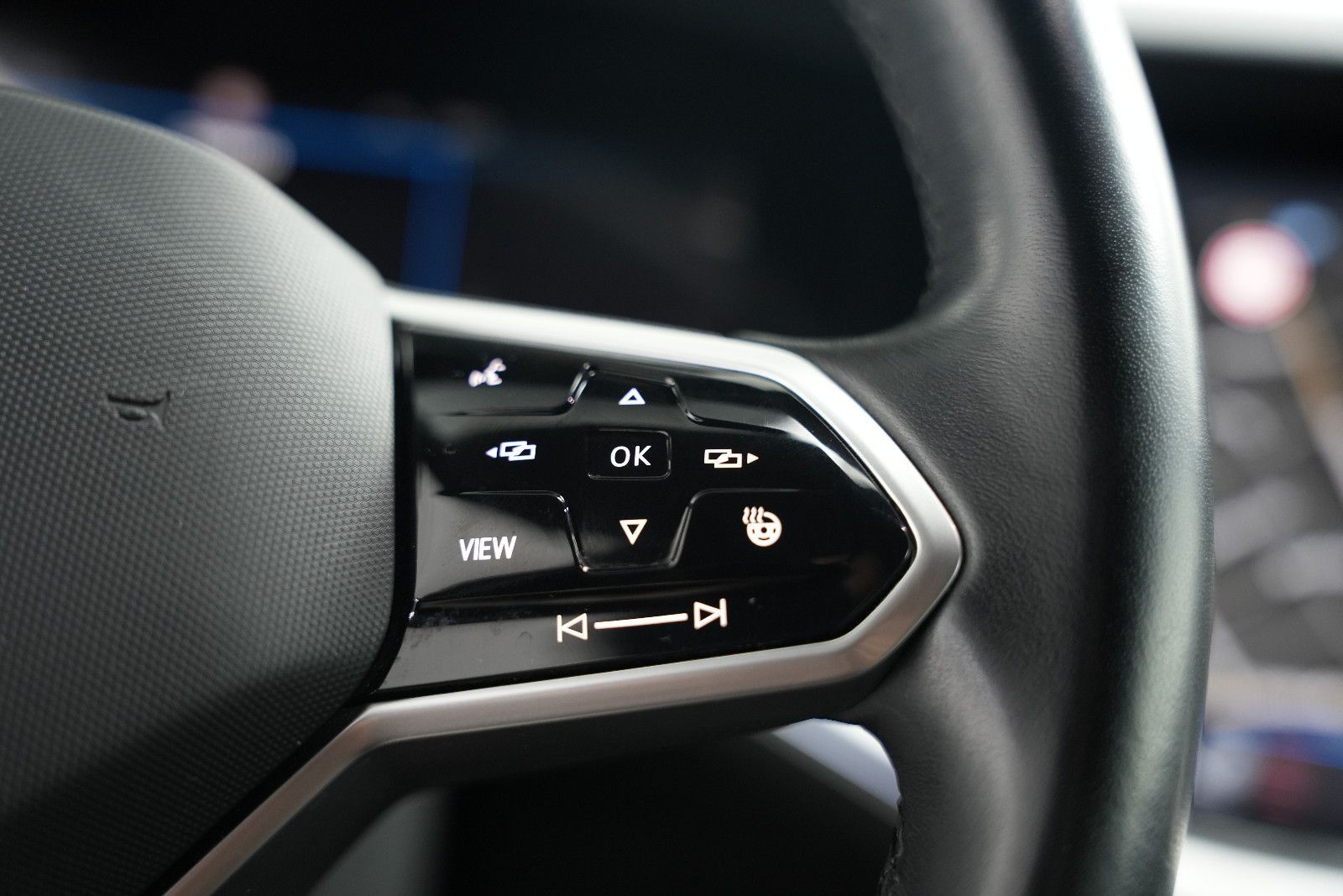 Fahrzeugabbildung Volkswagen Touareg SPORT/ 4Motion/VIRTUAL/AMBIENT/360''KAM