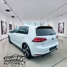 Volkswagen Golf - 5