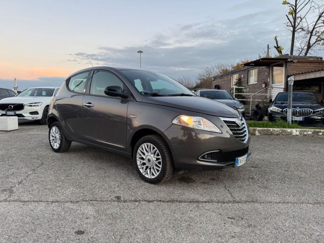 Lancia Ypsilon 0.9 TwinAir 85CV Ecochic Gold