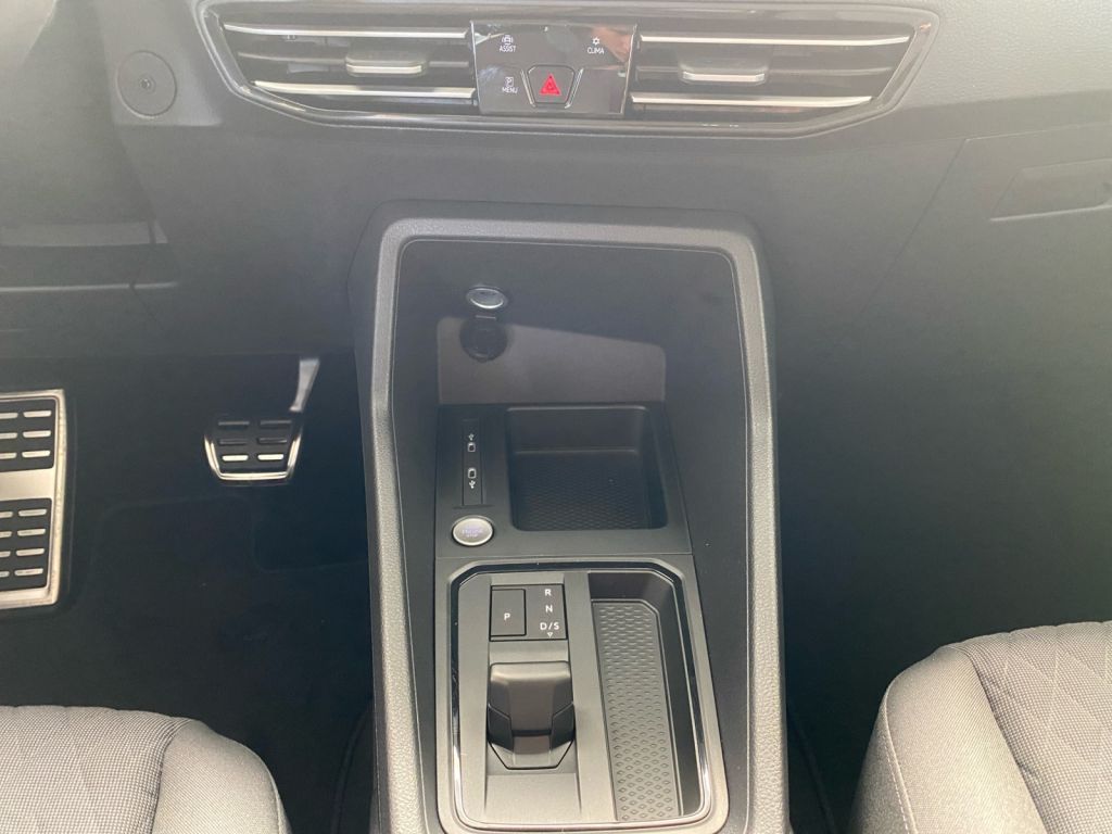 Fahrzeugabbildung Volkswagen Caddy 1.5 TSI DSG AHZV,LED,Climatronic,ACC,SH