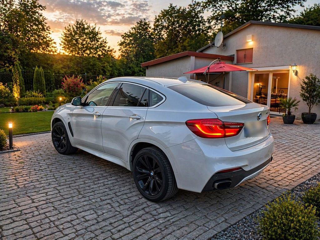 Image of BMW X6 M