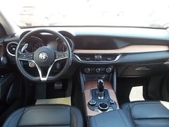 Fahrzeugabbildung Alfa Romeo Stelvio Lusso 2.2 Mjet + Standheizung + AHK