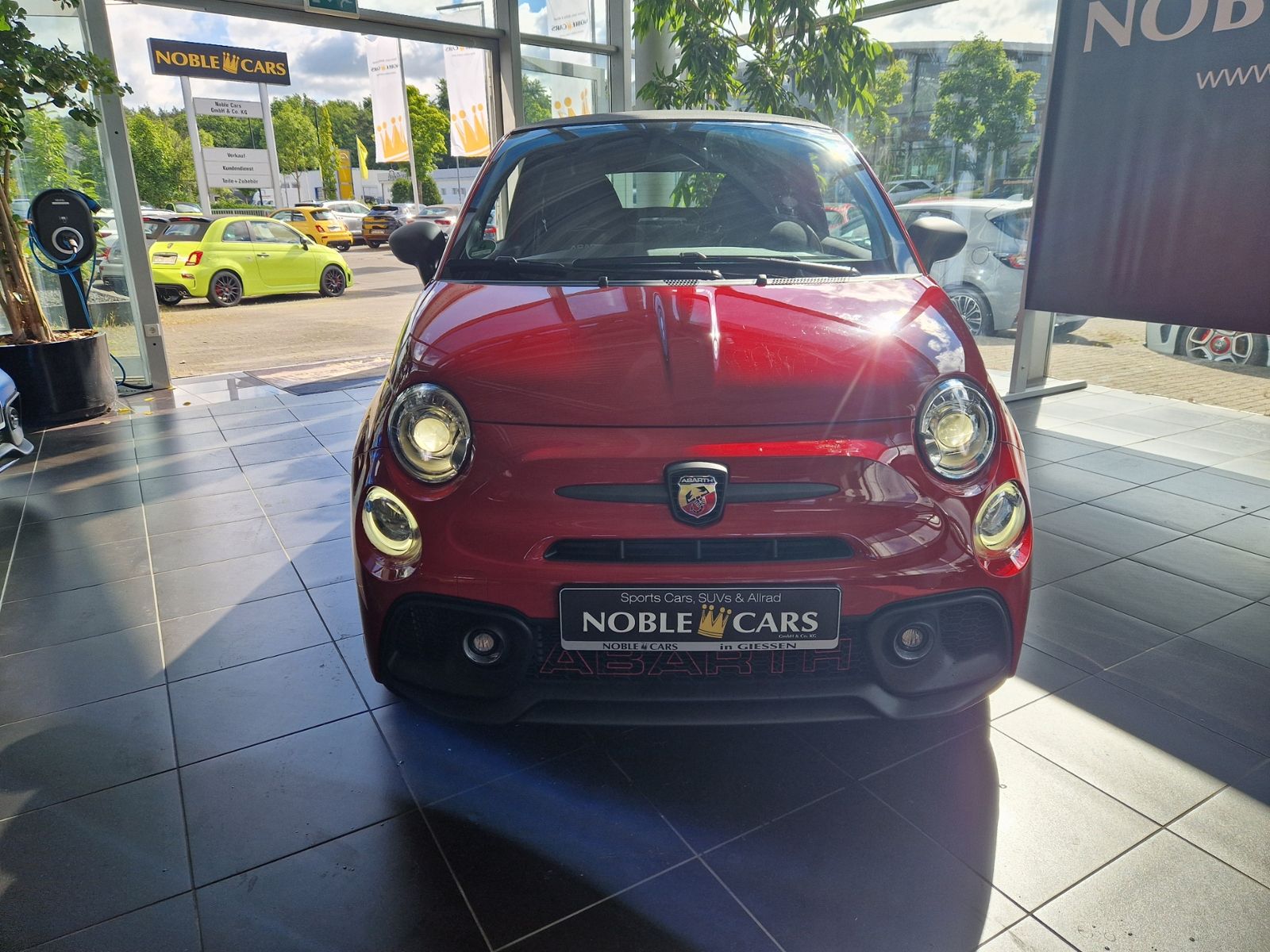 Fahrzeugabbildung Abarth 695C Beats Soundsystem NAVI ALU