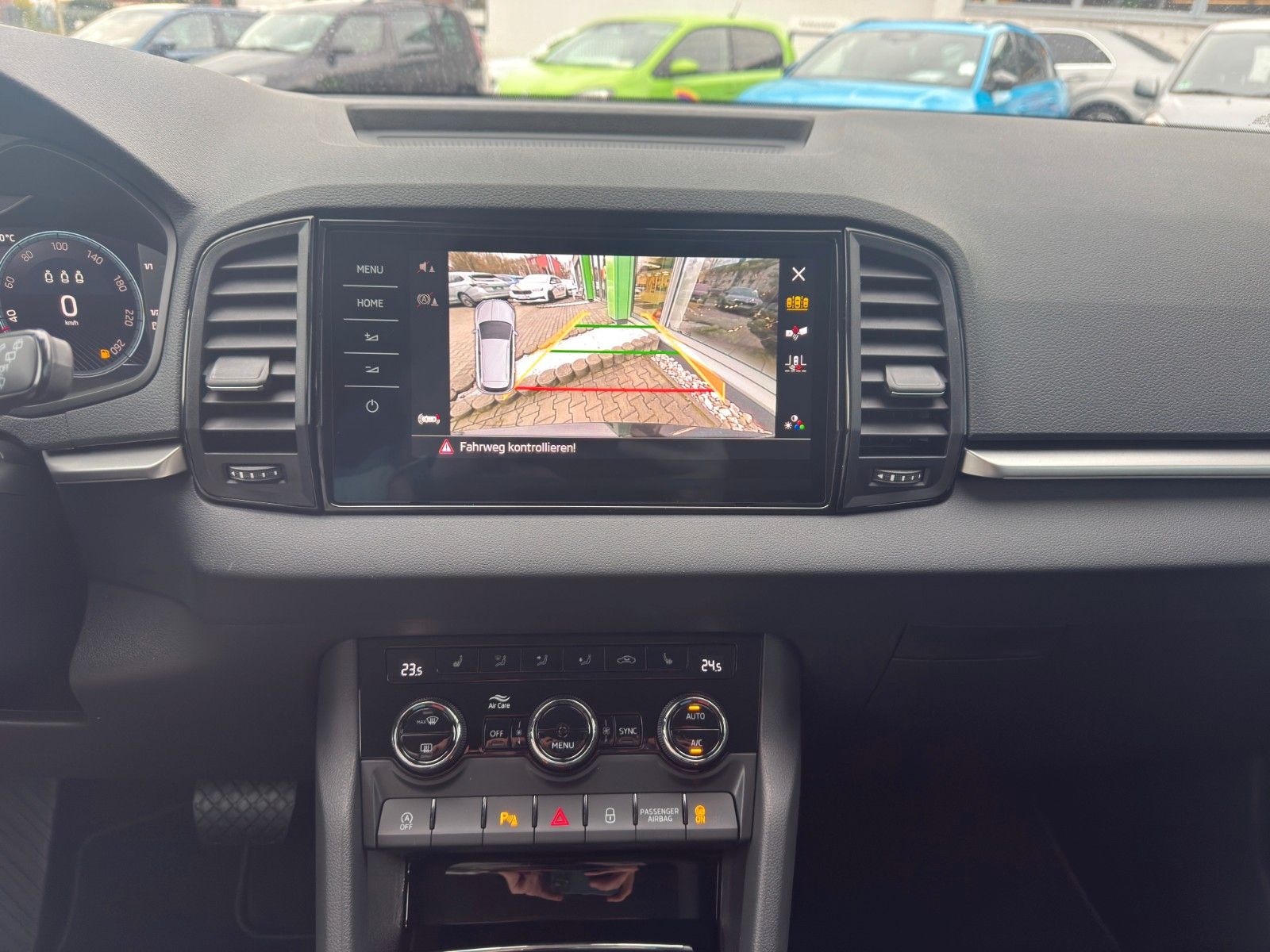 Fahrzeugabbildung SKODA Karoq Balance 1,5 TSI 110 kW 7-Gang-DSG