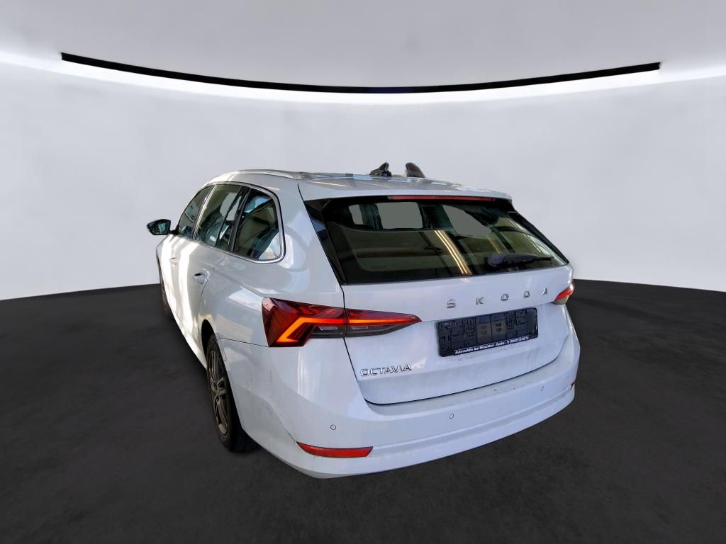 Fahrzeugabbildung SKODA Octavia Combi TDI First-Edition DSG Matrix AHK N