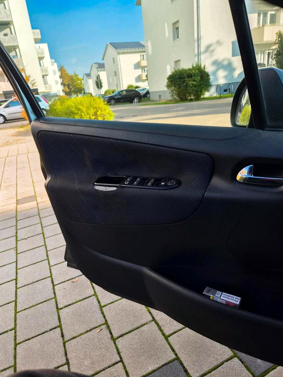 Peugeot 207 2010 — photo 9