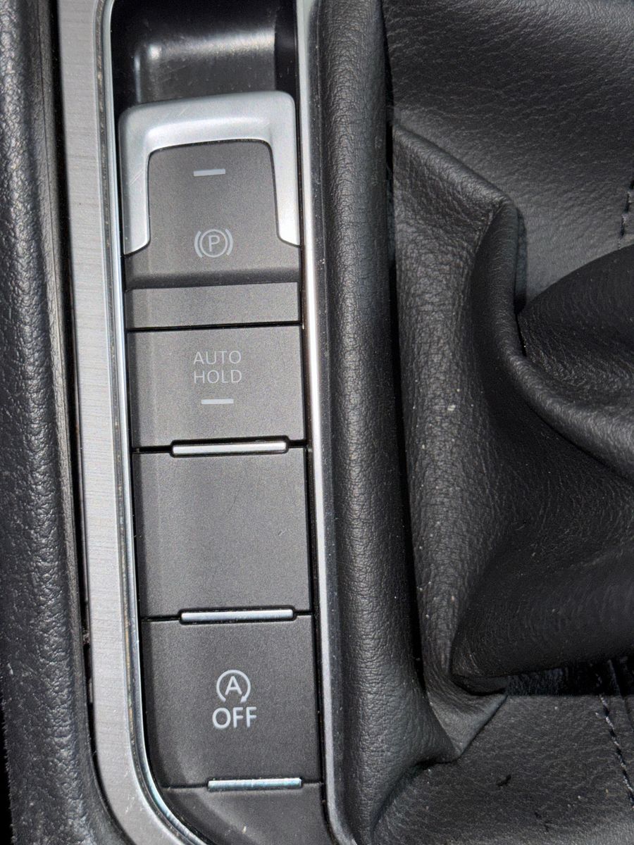 Fahrzeugabbildung Volkswagen Golf 7 TSI SPORTSVAN COMFORTLINE MEDIA PAKET 1.H