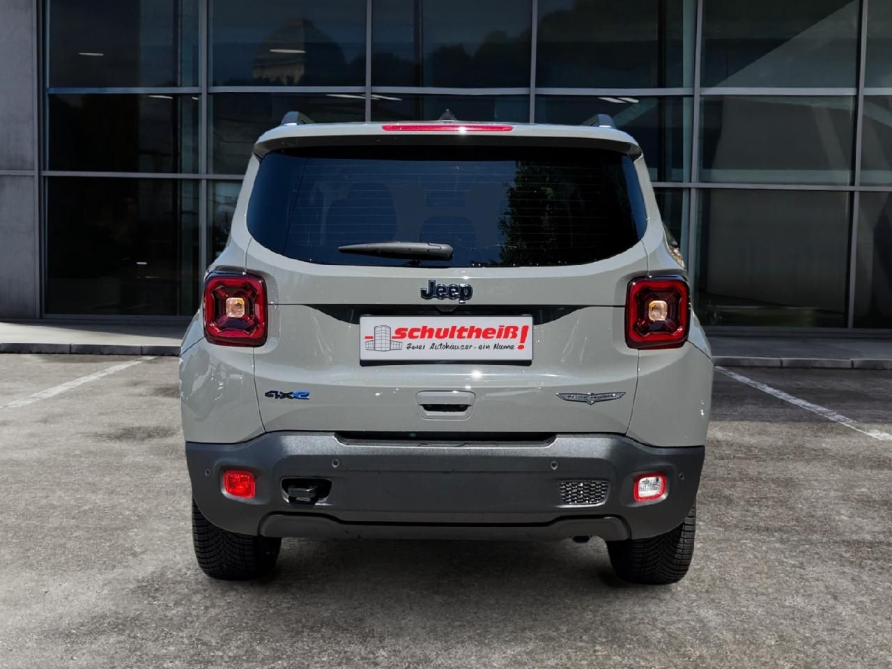 Fahrzeugabbildung Jeep Renegade Trailhawk Plug-In-Hybrid 4xe