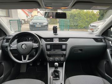 Fahrzeugabbildung SKODA Octavia Combi Active