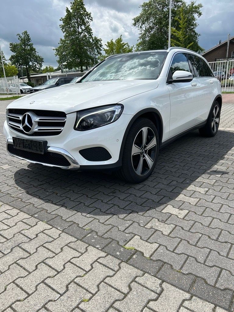 Fahrzeugabbildung Mercedes-Benz GLC 220 d 4M EXCLUSIV, AMG, Panodach, AHK, LED,