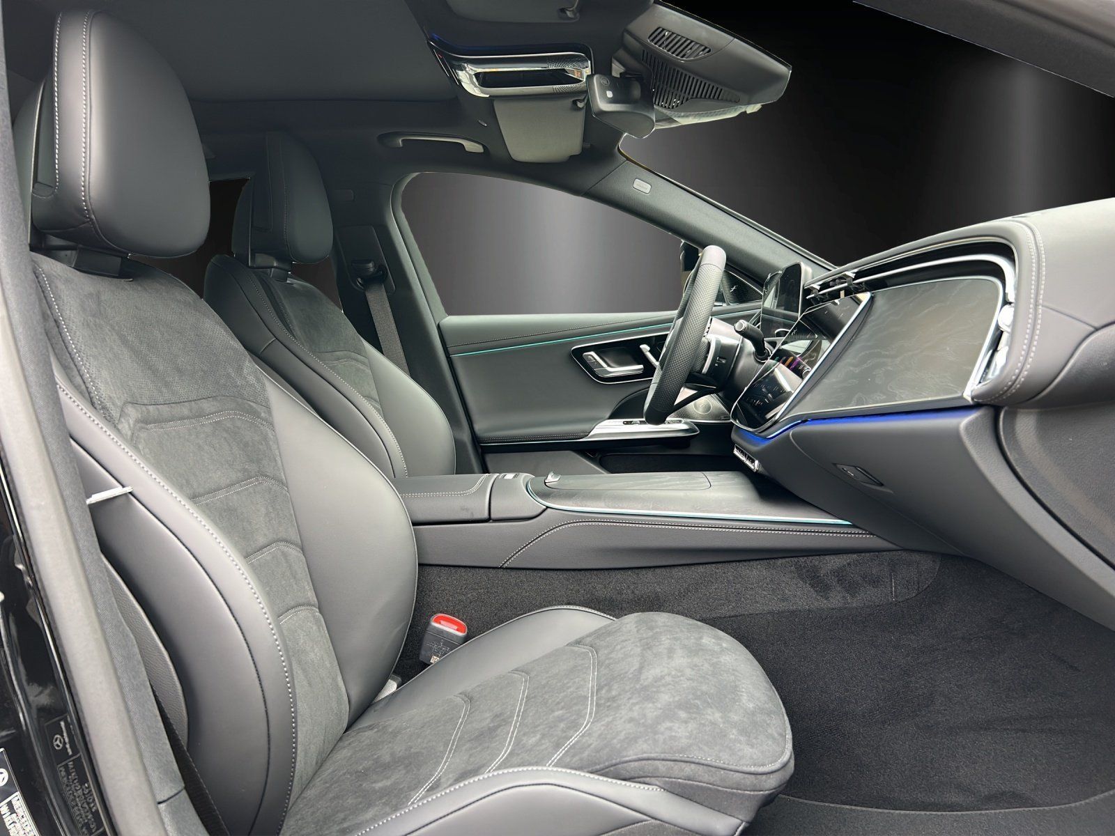 Fahrzeugabbildung Mercedes-Benz E 300 de T AMG 360° BURMESTER DigLight AHK 20"