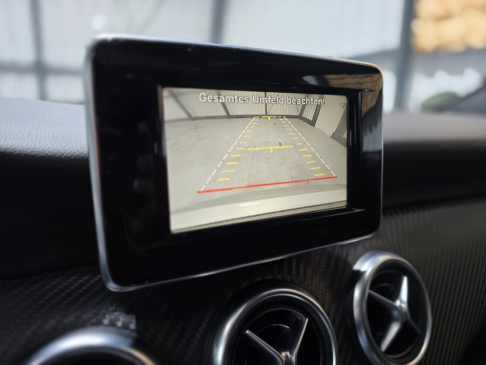 Fahrzeugabbildung Mercedes-Benz A250 AMG-Line/Panorama/Navi/8fach/TÜV-NEU