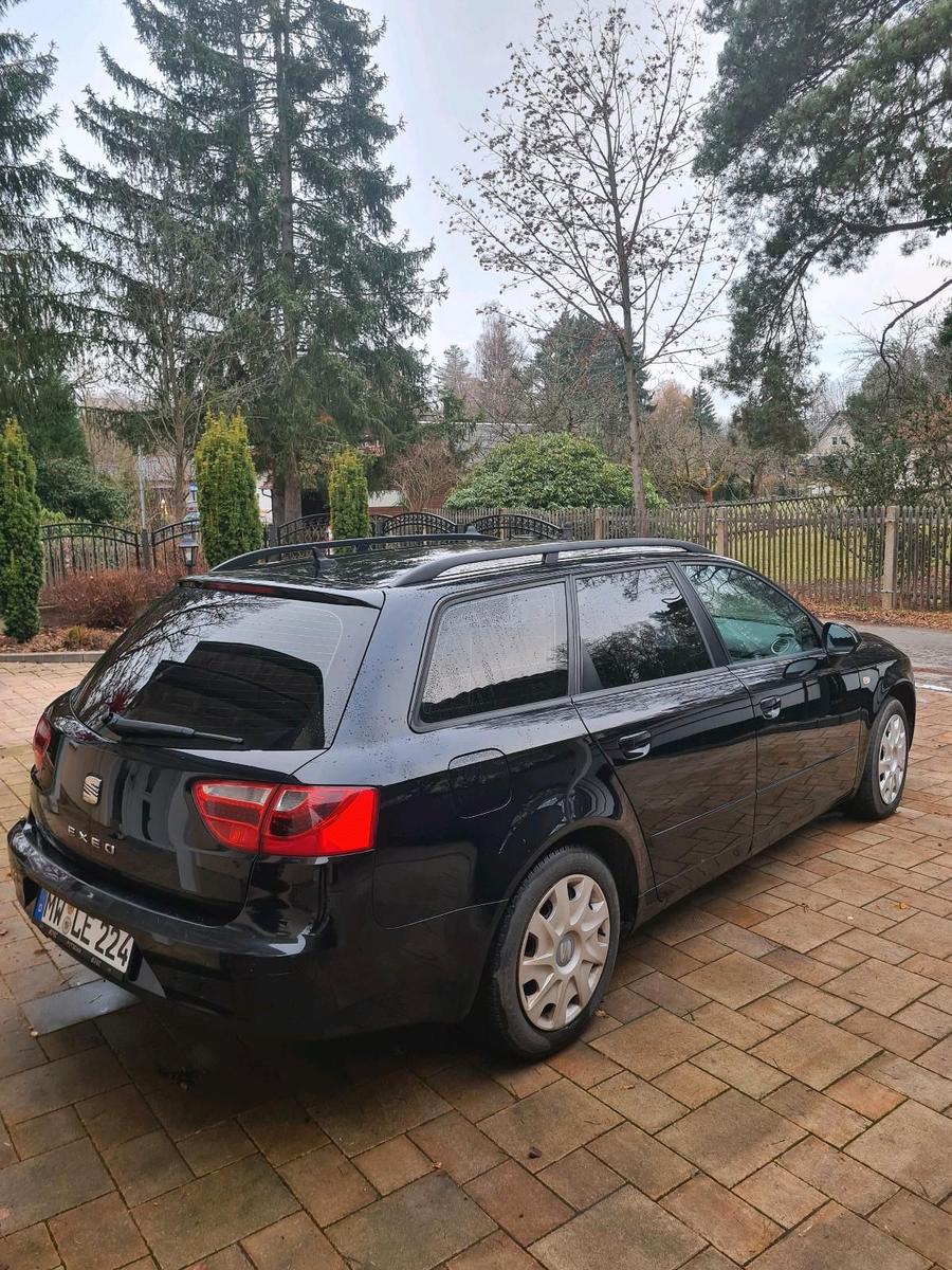 Seat Exeo 2013 — rear view