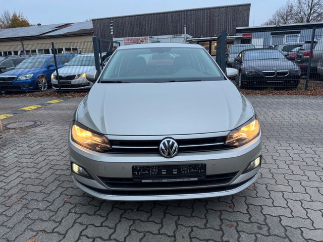 Volkswagen Polo VI Highline 1Hand Navi SHZ PDC Euro6