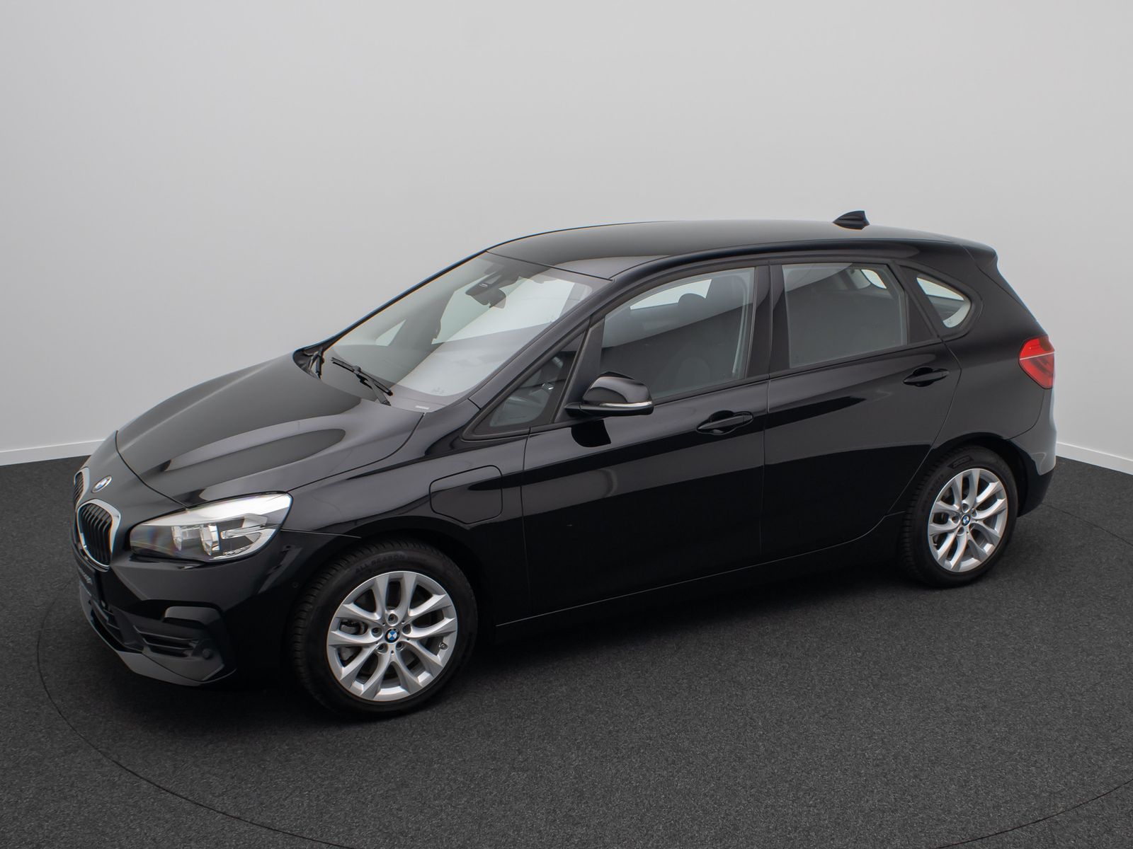 Fahrzeugabbildung BMW 225xe iPerf  Active Tourer ParkAss Navi WLAN PDC