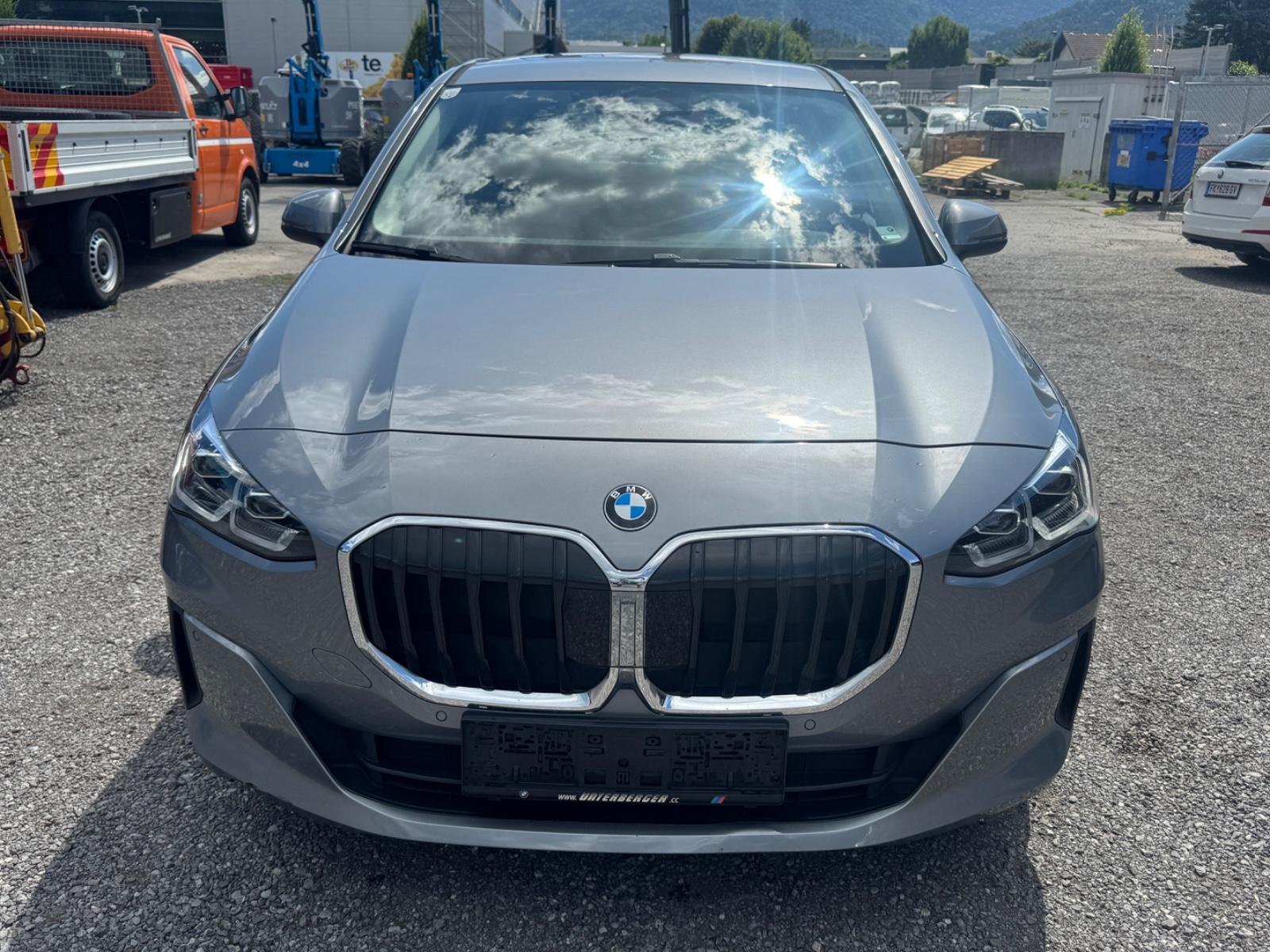 BMW 218 Active Tourer - Navi - LED