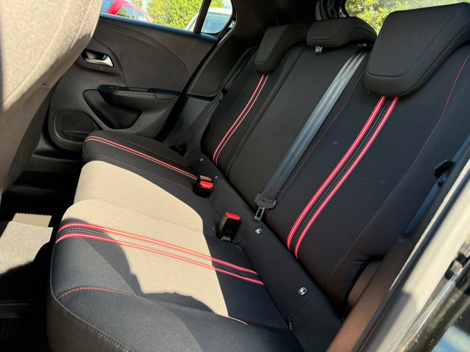 Fahrzeugabbildung Opel Corsa F GS Line 12 Monate Garantie