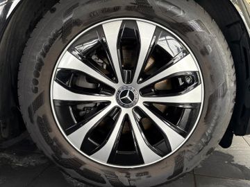 Mercedes E 200 - 3