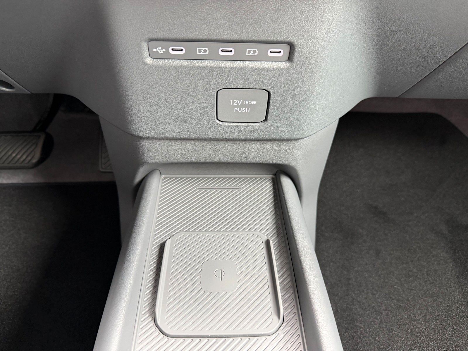 Fahrzeugabbildung Kia EV2 42.2 5S EARTH WIC TEC DWP DES
