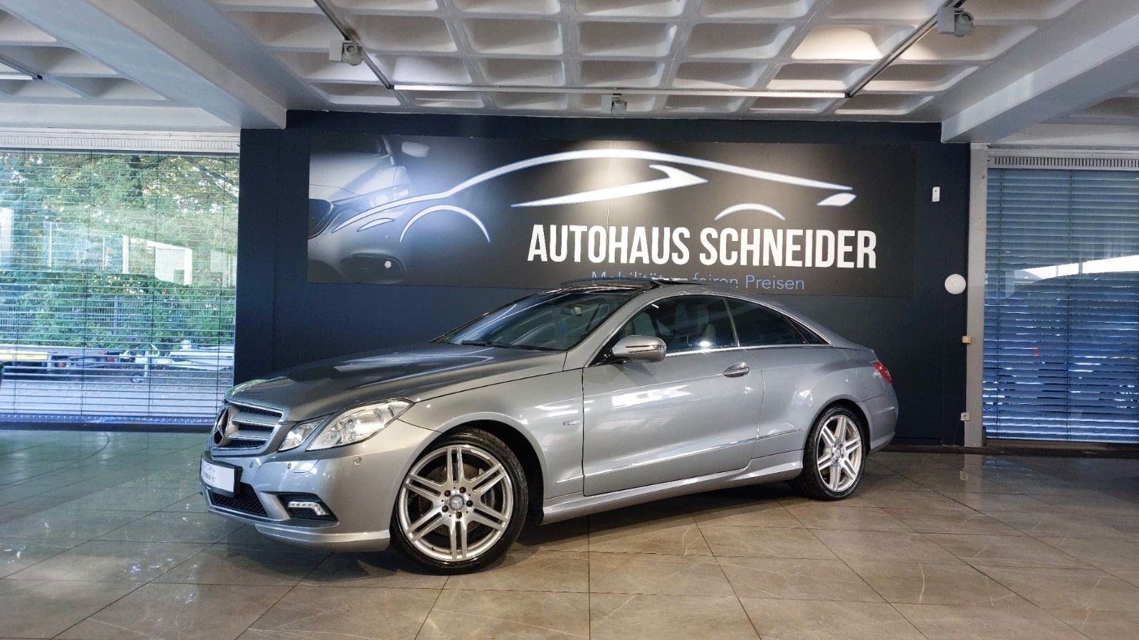 Mercedes-Benz E 350 CGI BE Coupe AMG Paket