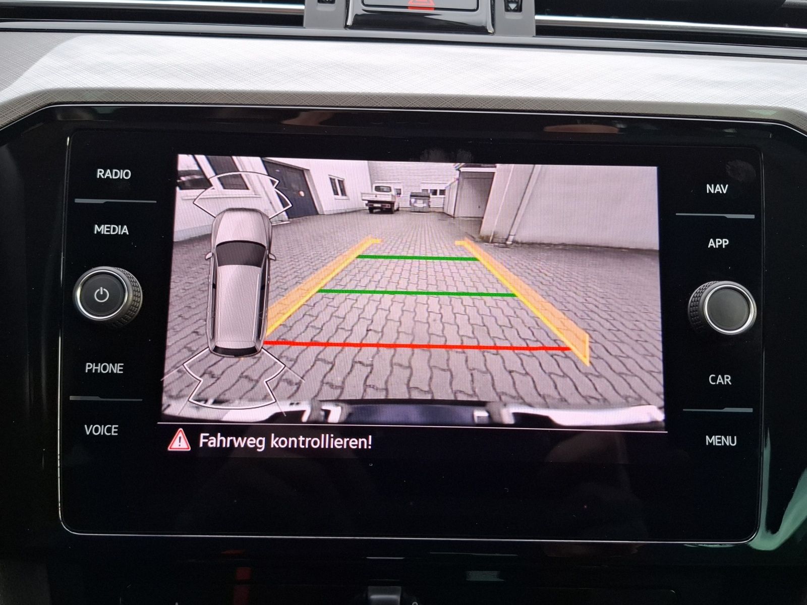 Fahrzeugabbildung Volkswagen Passat Variant TDI Business DSG Matrix Navi ACC