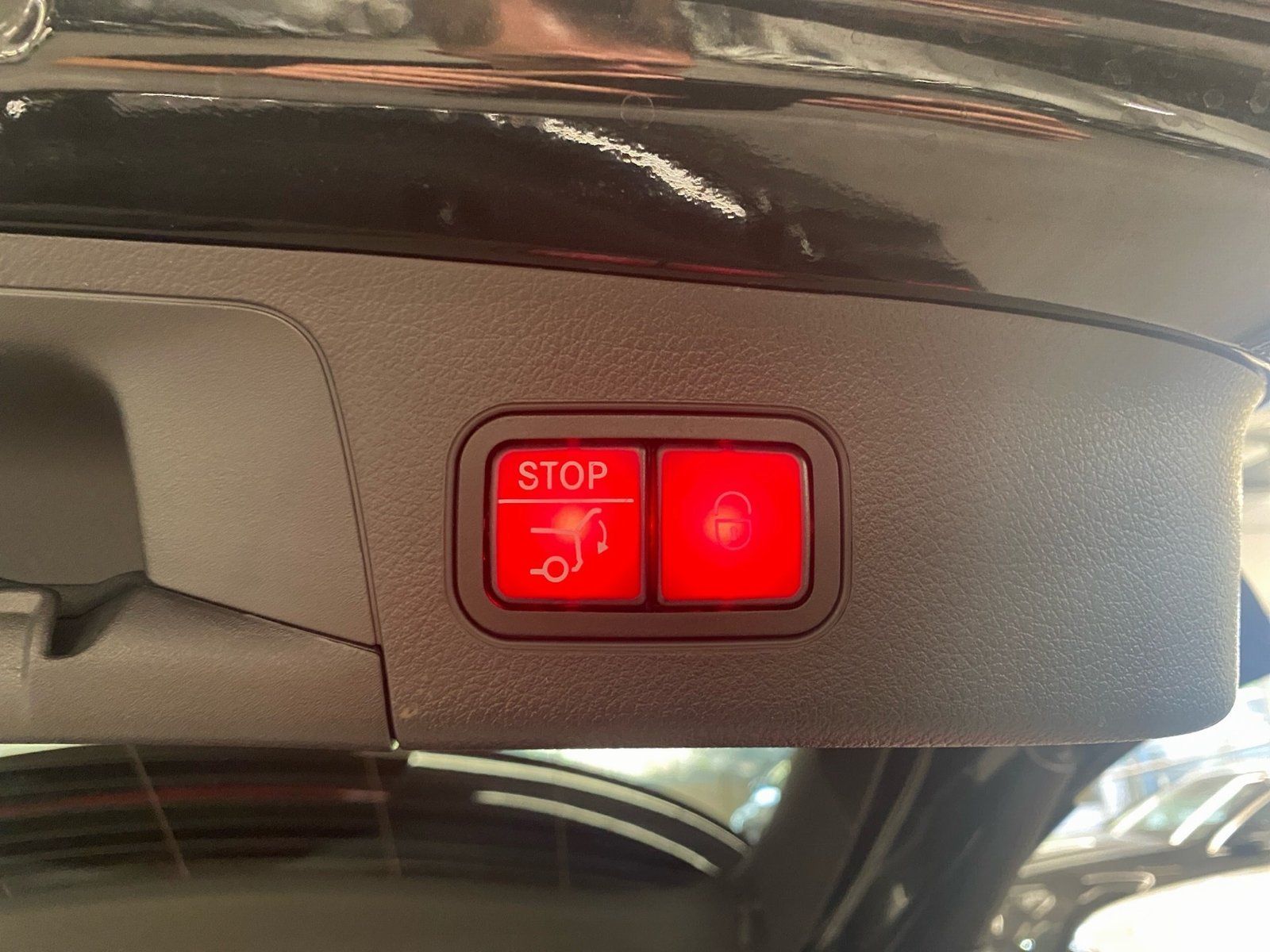 Fahrzeugabbildung Mercedes-Benz GLA 200 AMG Plus*AHK*360**HUD*Pano*MuBeam*Memory