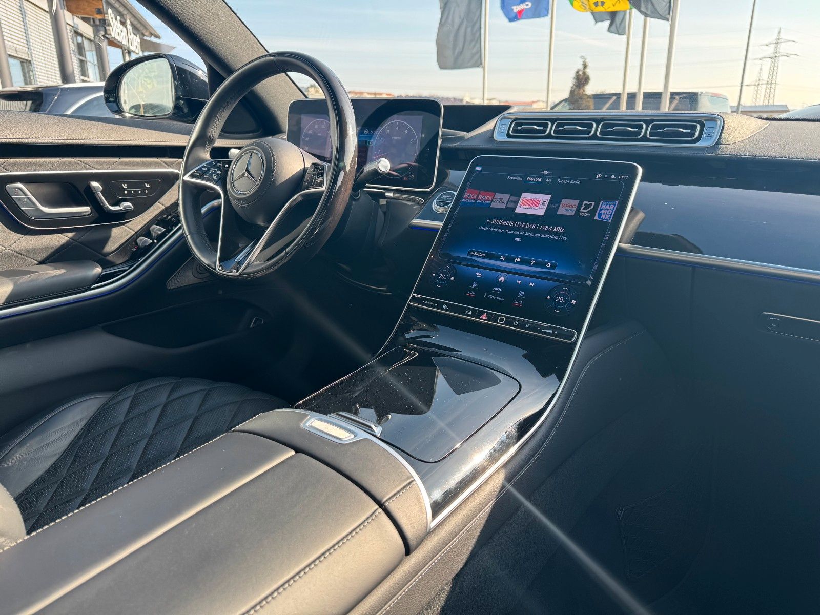 Fahrzeugabbildung Mercedes-Benz S 450 4M L AMG+Pano+3D+Digital+Burm+HUD+TV+AirM