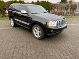 Jeep Grand Cherokee Overland 5,7 V8 Hemi WH - Jeep Grand Cherokee Overland mit Benzin-Antrieb