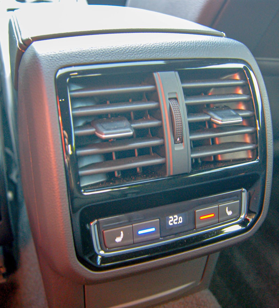 Fahrzeugabbildung Volkswagen Arteon R-Line 4Motion HEADUP PANORAMA STANDHEIZG