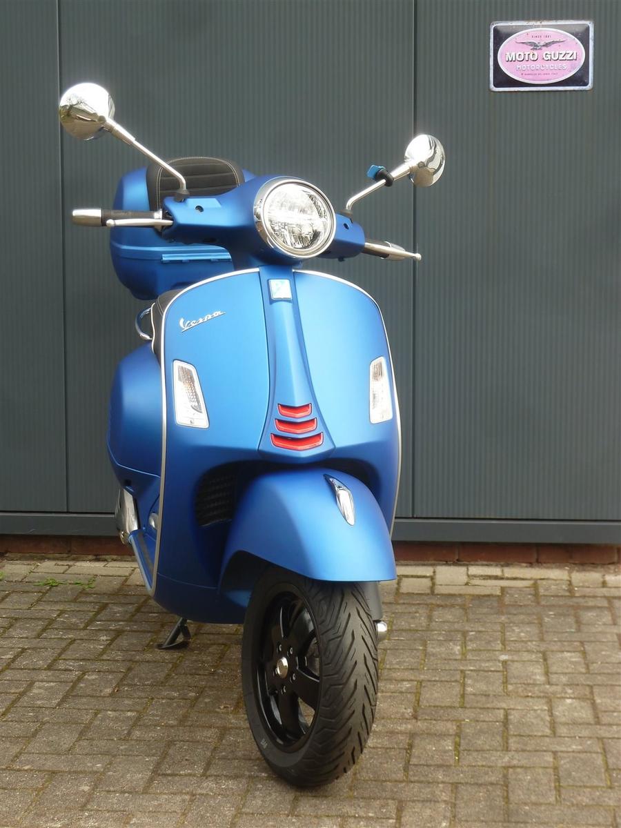 Vespa GTS 300 hpe Super Sport