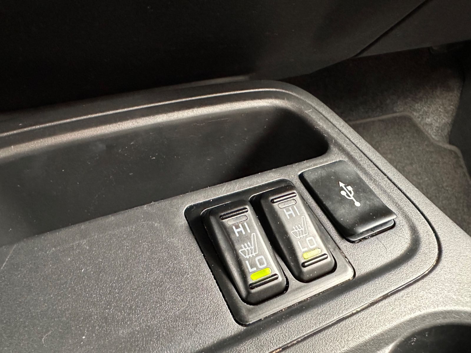 Fahrzeugabbildung Mitsubishi Space Star Edition 100+ Navi/SHZG/Klima/BT/PDC