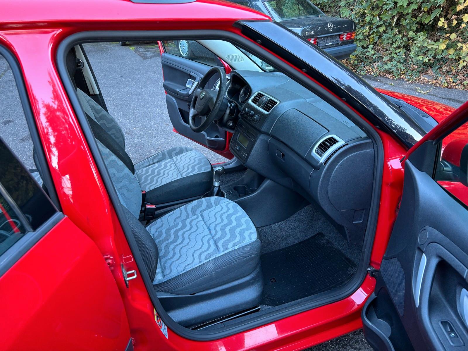 Skoda Fabia 2010 — photo 11