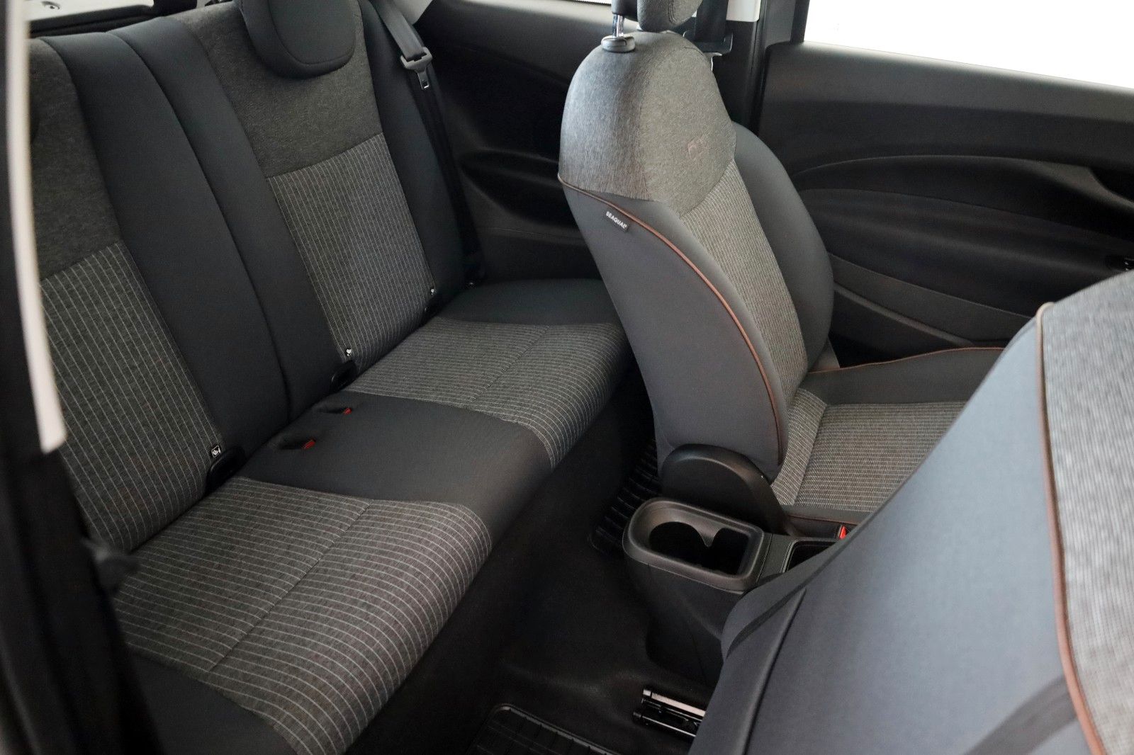 Fahrzeugabbildung Fiat 500e Icon Navi,Kamera,Panorama,8 fach bereift