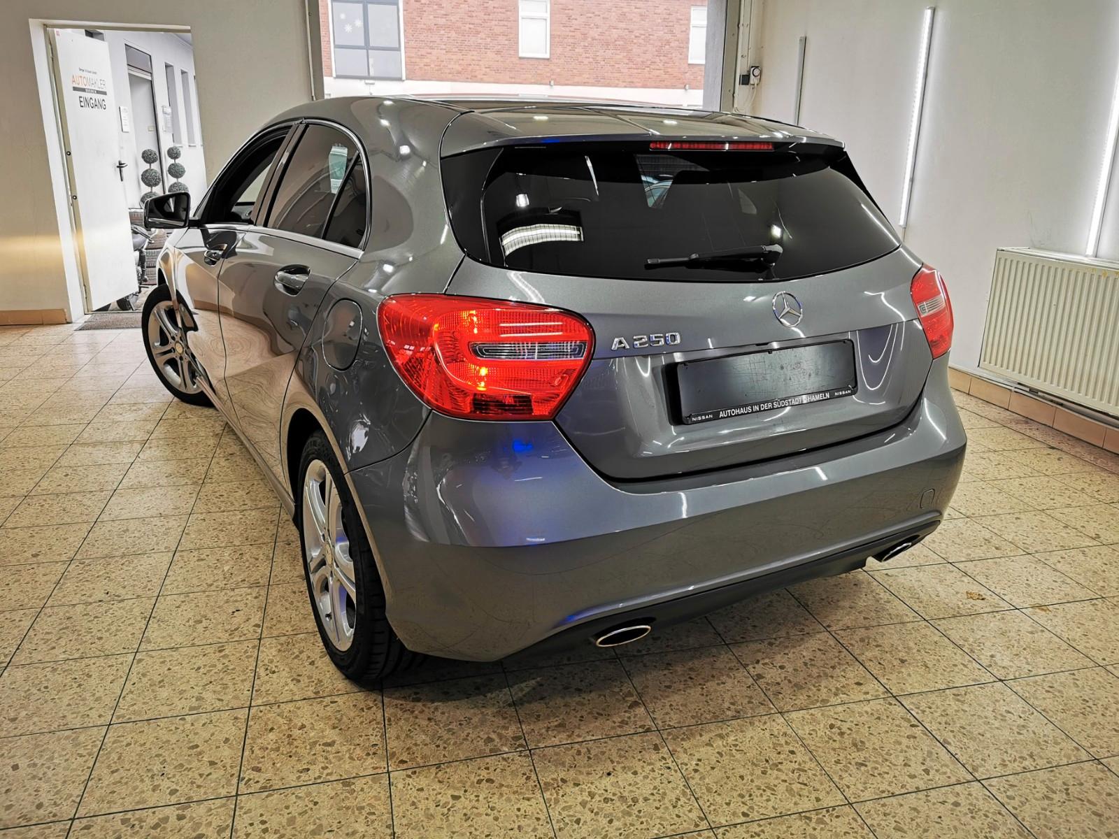 Mercedes-Benz A250 AUT | KAM | CHECKHEFT | 8X + [12M GARANTIE]