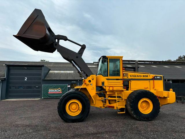 Volvo L 180 - Good condition!! bucket 4x4