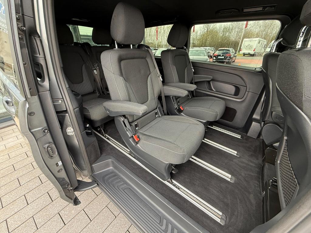 Mercedes-Benz V 220