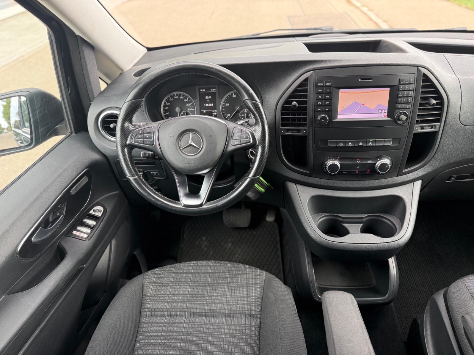 Mercedes-Benz Vito Tourer 4MATIC Lang,8-Sitze,Navi,Aut.,SHZ,AH