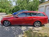 Mercedes-Benz 220 - Mercedes-Benz 220: Rot