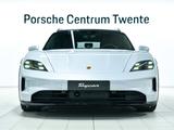 Porsche Taycan 4 Cross Turismo - graue Porsche Taycan
