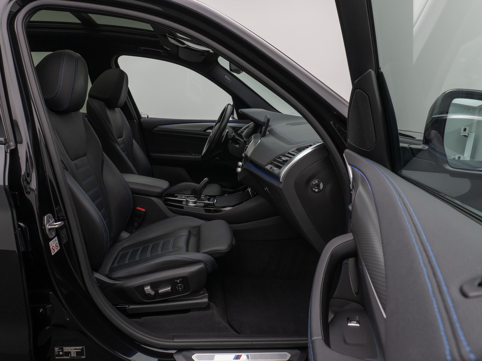 Fahrzeugabbildung BMW X3 xD30d M Sport Panorama Kamera HUD HiFi 19Zoll