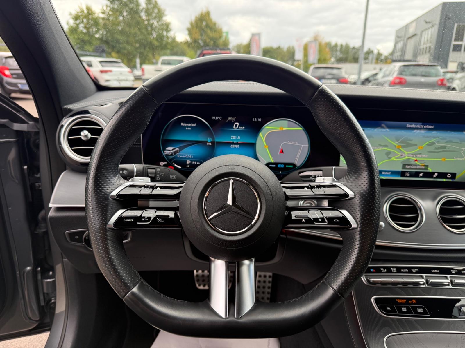 Mercedes-Benz E 220 T Night Edition AMG*ACC*LED*NAVI*CAM*PDC*