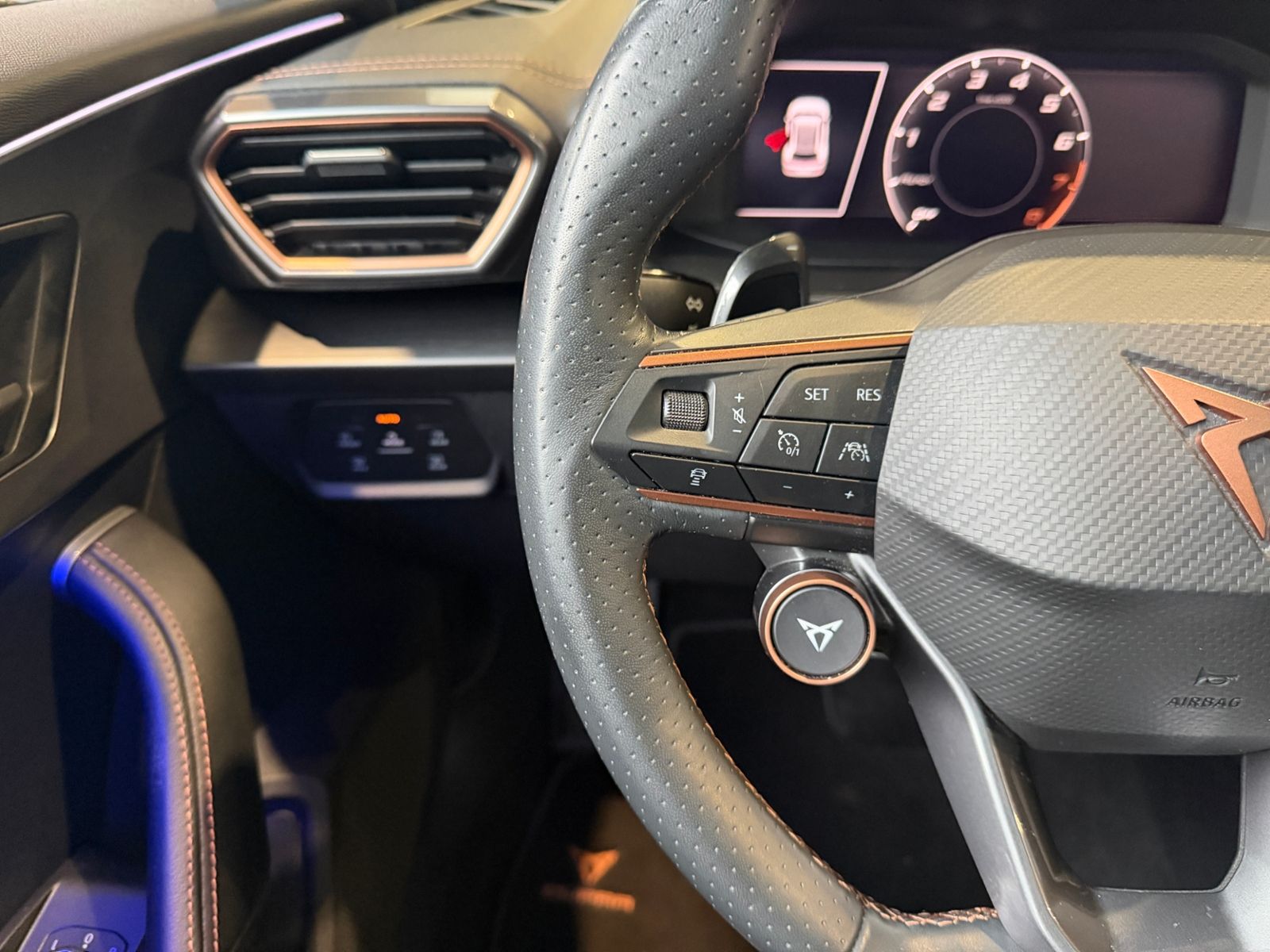 Fahrzeugabbildung CUPRA Formentor VZ 4Drive PANO BEATS LED