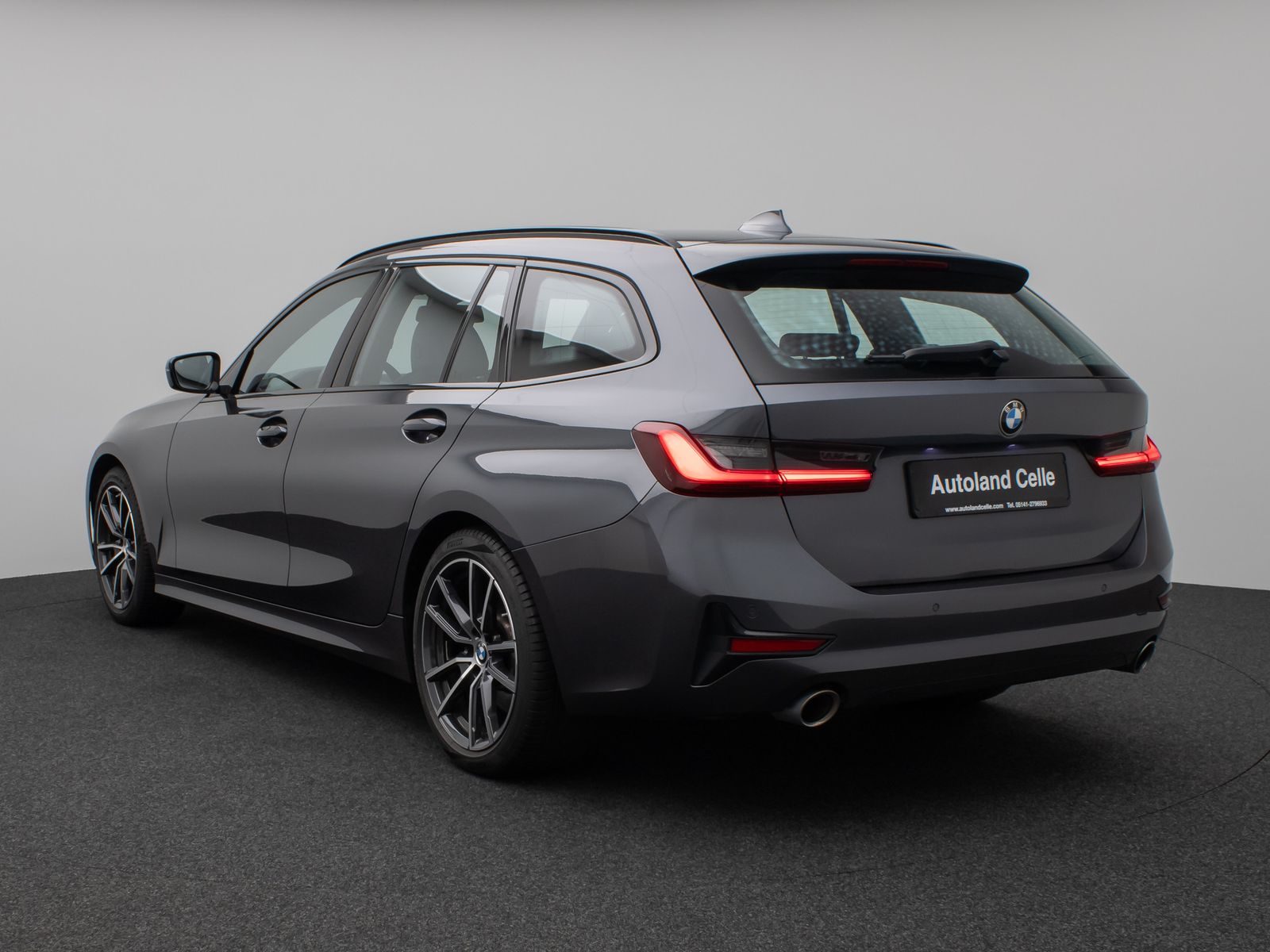Fahrzeugabbildung BMW 330i xD SportLine DAB HiFi PDC Alarm LED M Sport